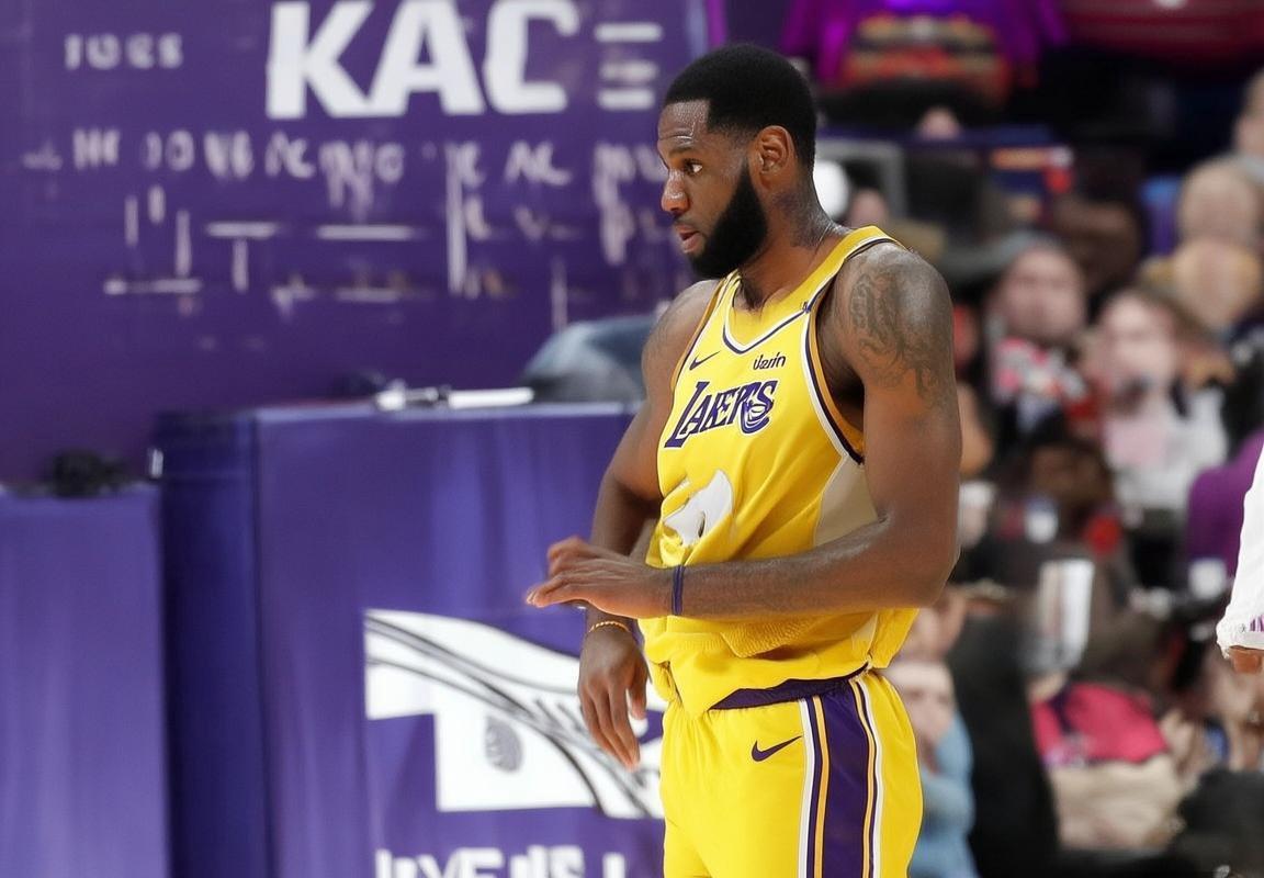 湖人稳居西部第四！NBA常规赛球队排名揭示西部格局，季后赛前景分析